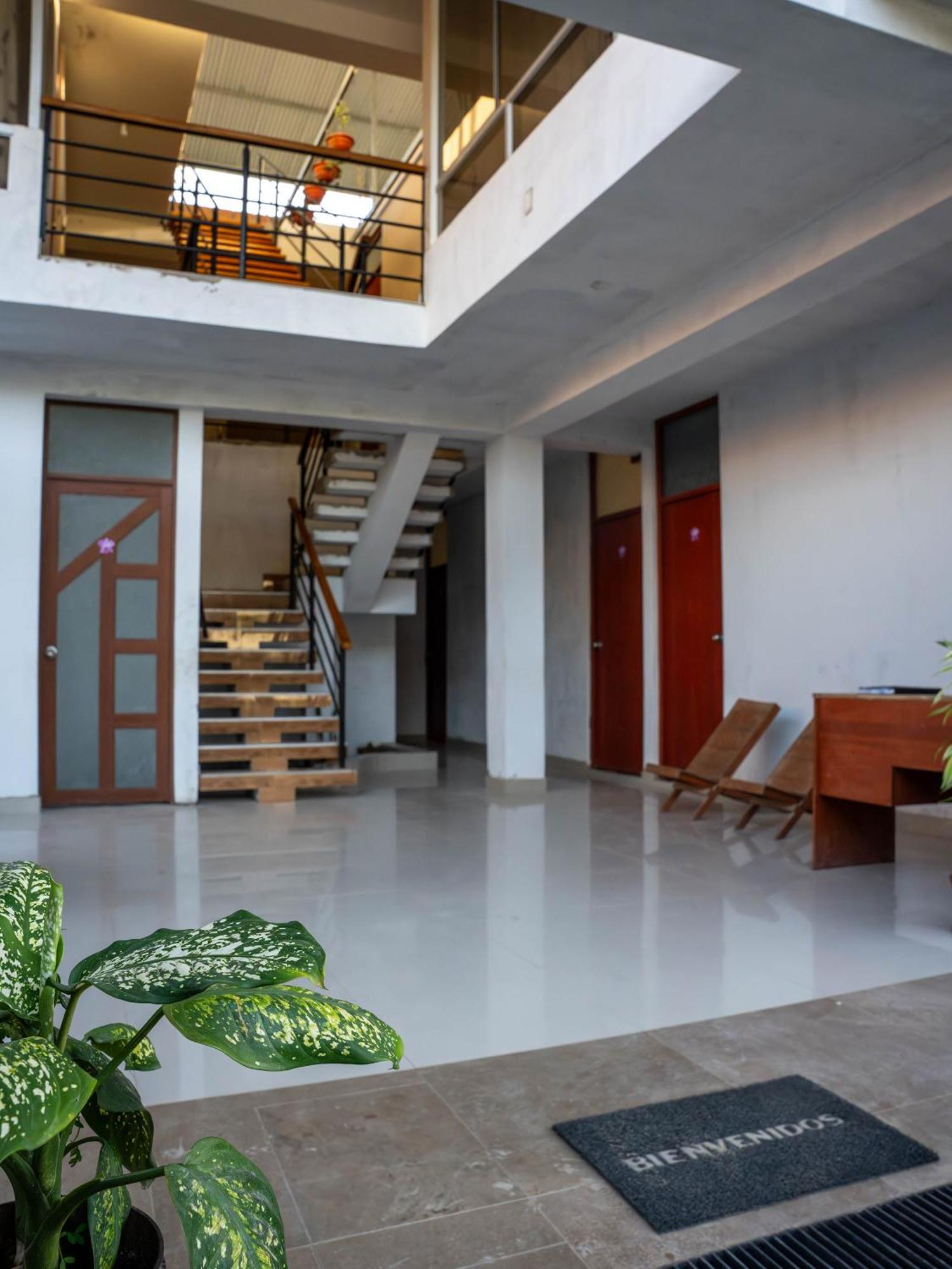 Hospedaje Miraflores Moyobamba Exterior photo